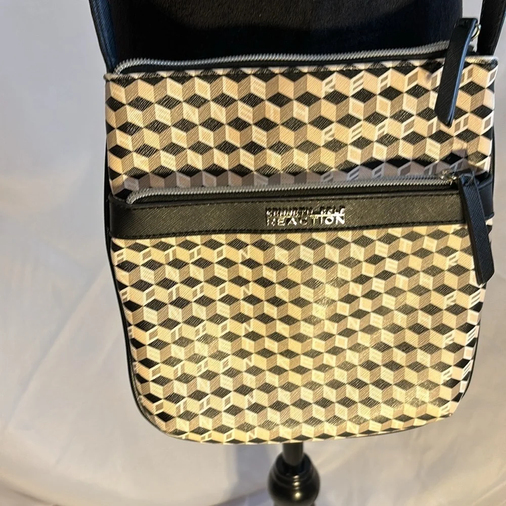Kenneth Cole Dimensional Blocks Crossbody bag